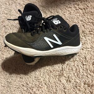 Men’s Size 6 metal baseball cleats